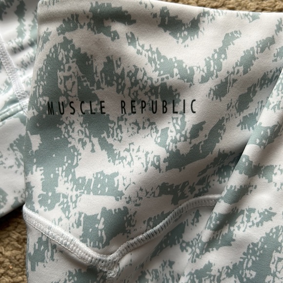 Workout set - Picture 3 of 4